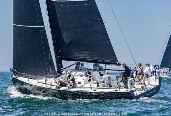 J/121 sailing offshore in Edgartown Round Island Race